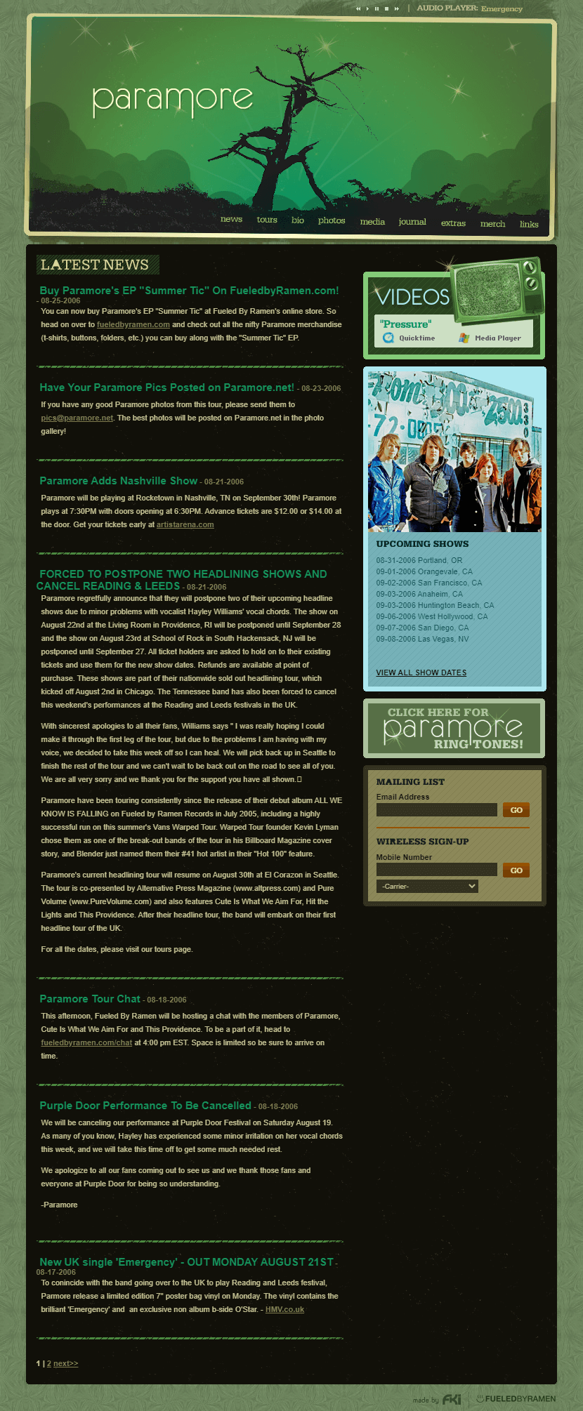 Blog do Paramore com paleta de cores verde escura e diversos elementos skeumórficos, além do uso de imagens como texto. Blog do Paramore com paleta de cores verde escura e diversos elementos skeumórficos, além do uso de imagens como texto.